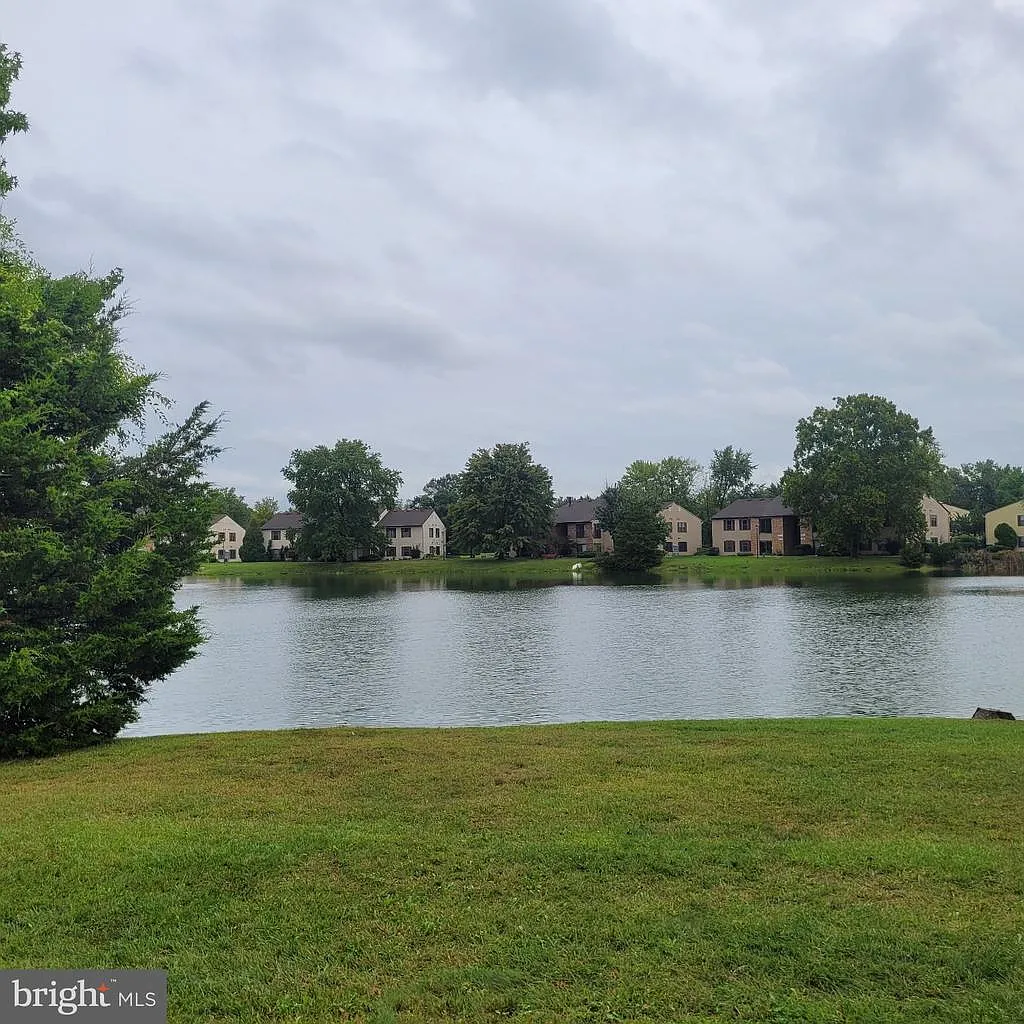 3 bed, 2.5 bath, 1598 sqft, $2,700 — Photo 2