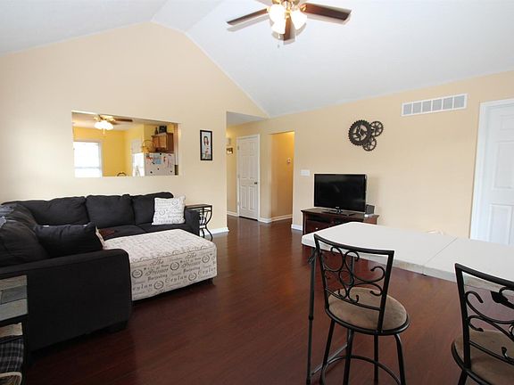 4th image of 109 Briar Patch Ln