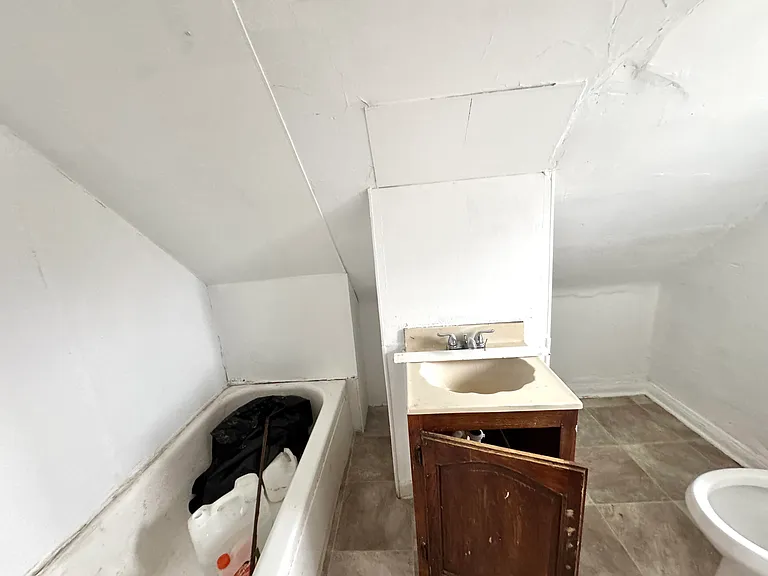 439 E Weber St #A — Photo 7