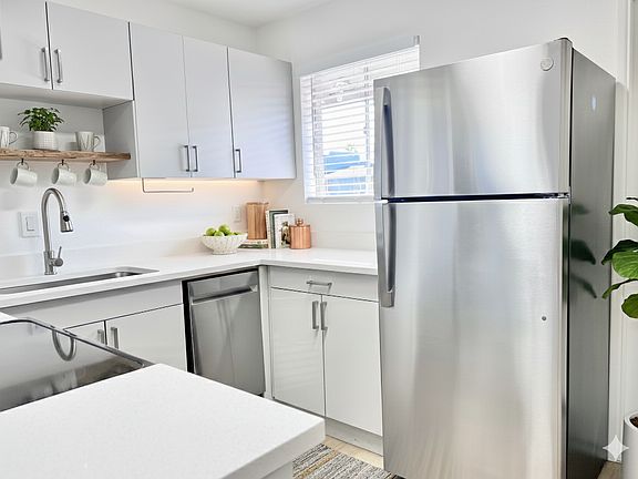 2nd image of 2019-2035 E Turney Ave #2025-4W