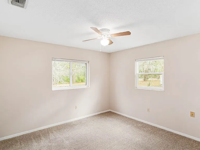 15653 NE 8th Pl — Photo 3