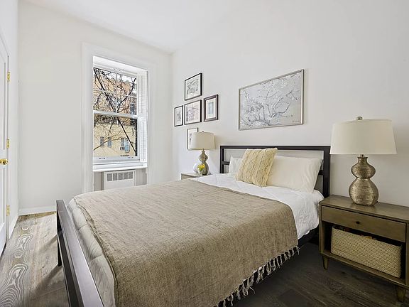 4th image of 134 E 16th St APT 4