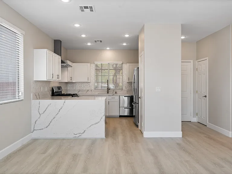 10713 Pipers Cove Ln — Photo 6