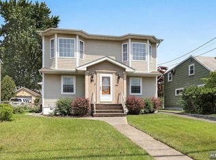 91 Tuella Ave, Elmwood Park, NJ 07407
