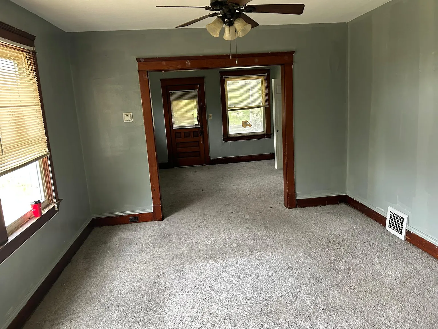 2 bed, $900 — Photo 2