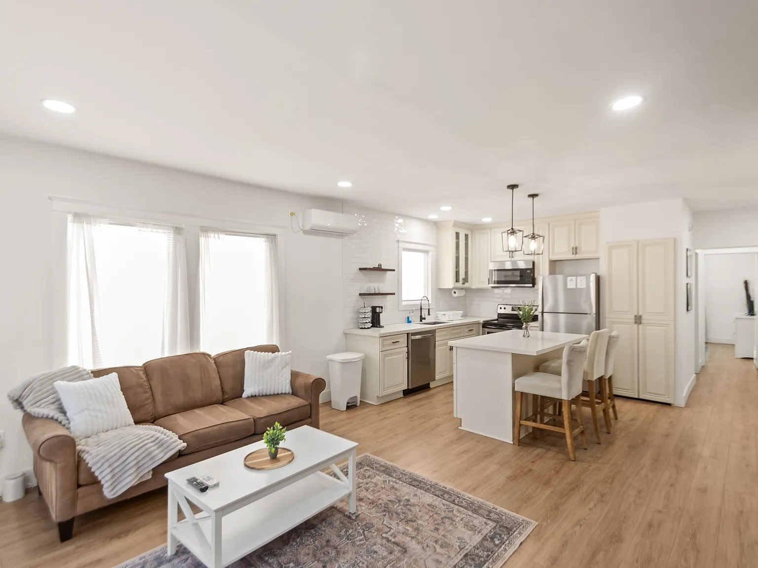 1 bed, 800 sqft, $1,849 — Photo 3