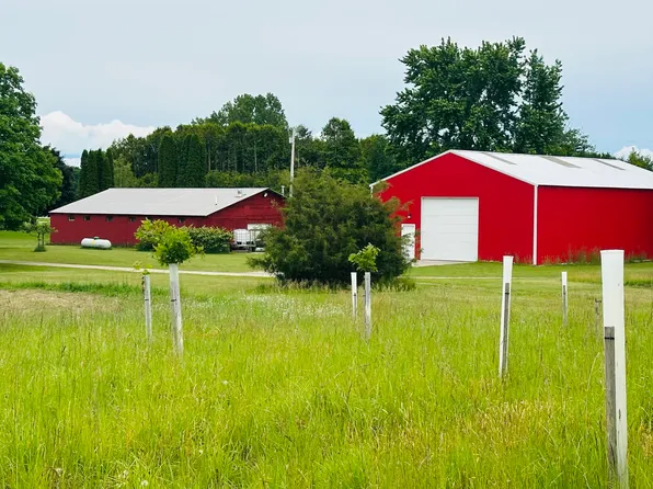 5372 Milarch Rd, Manistee, MI 49660