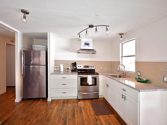 2nd image of 3074 Bounty Ln