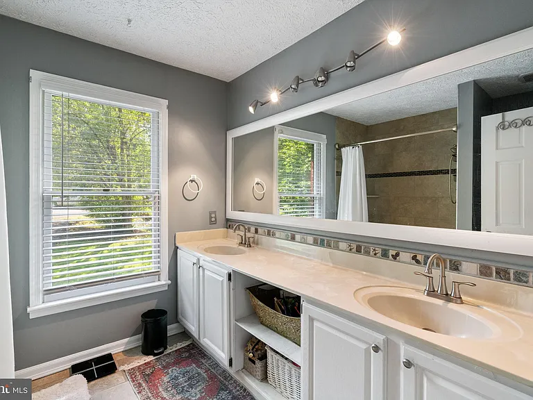 127 Pilgrim Cv — Photo 23