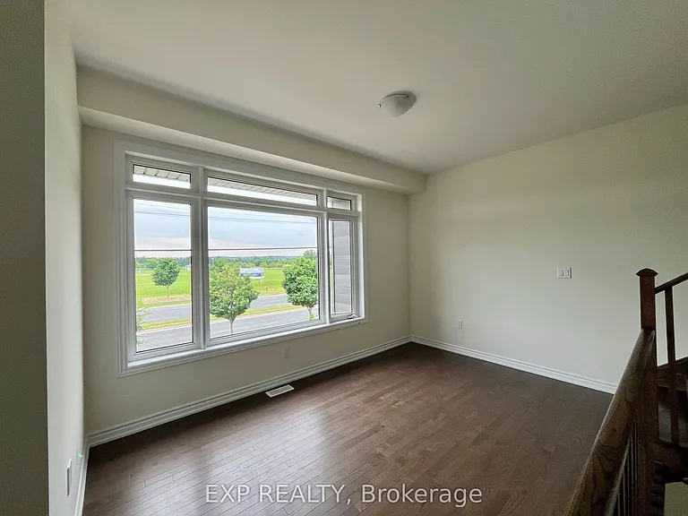 116 Blick Cres — Photo 13