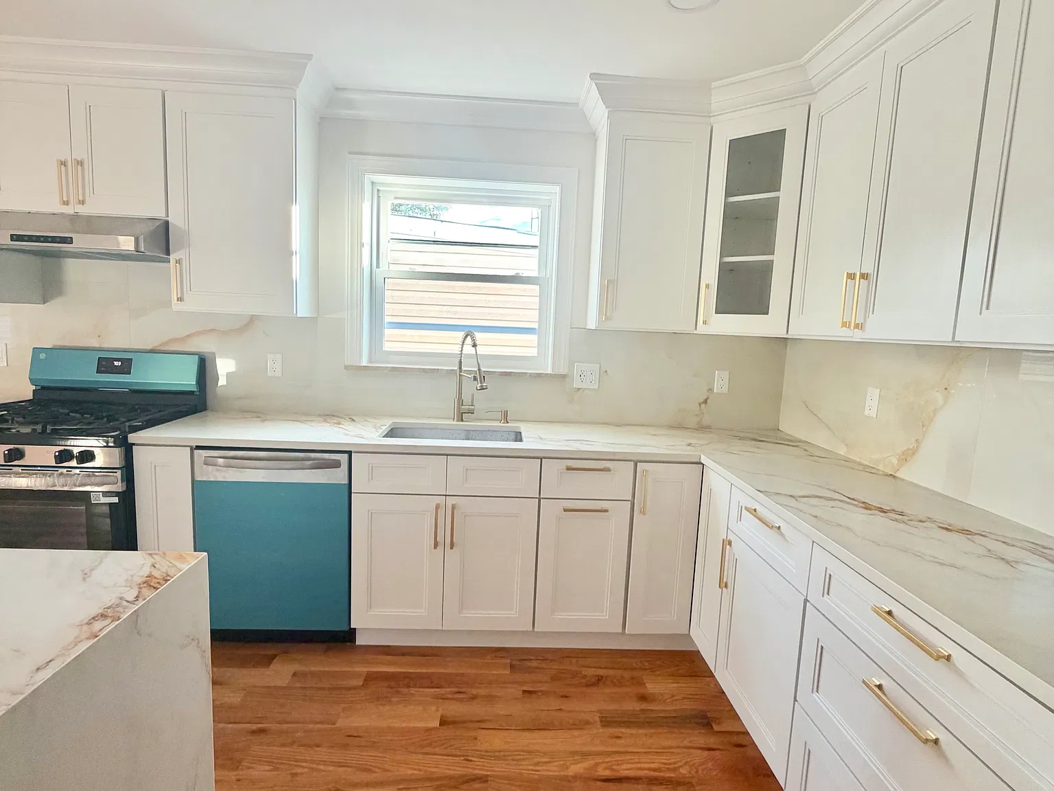 3 bed, 1420 sqft, $2,900 — Photo 4