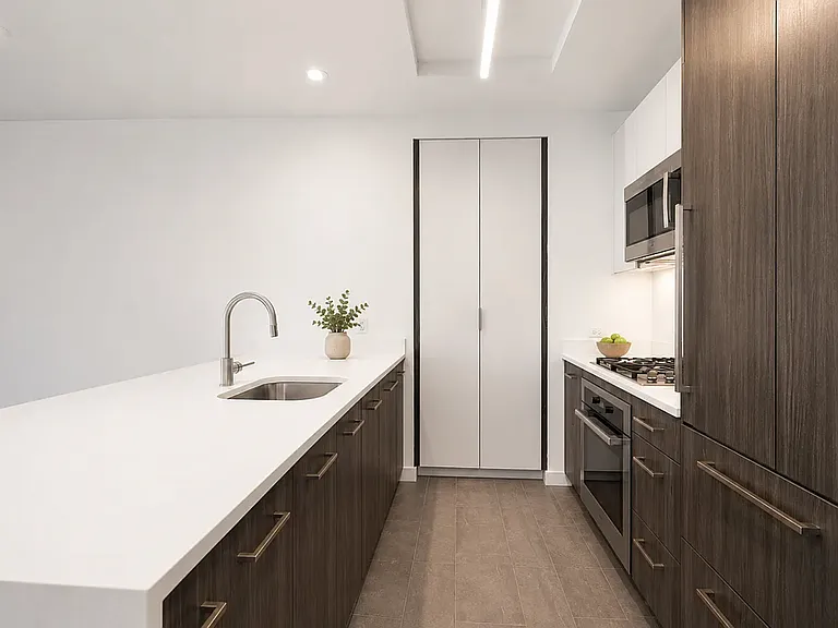 42 W 33rd St #Penthouse 2 — Photo 3