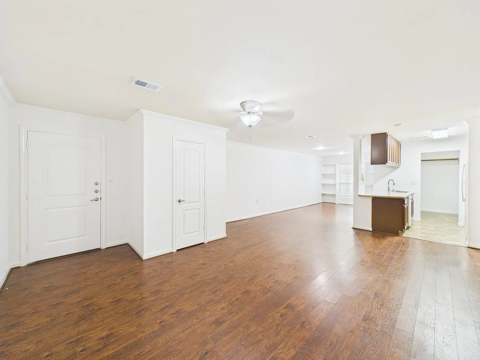 2 bed, 2.0 bath, 1100 sqft, $1,500 — Photo 2