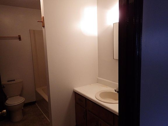 Full Bath with Laundry Area W&D Hookups