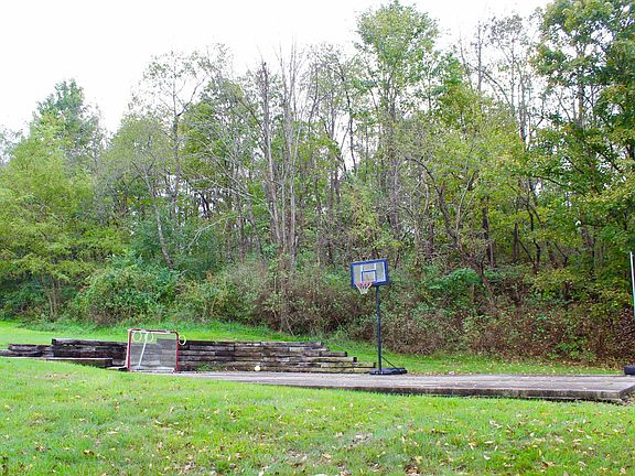 4th image of 297 English Oaks Dr