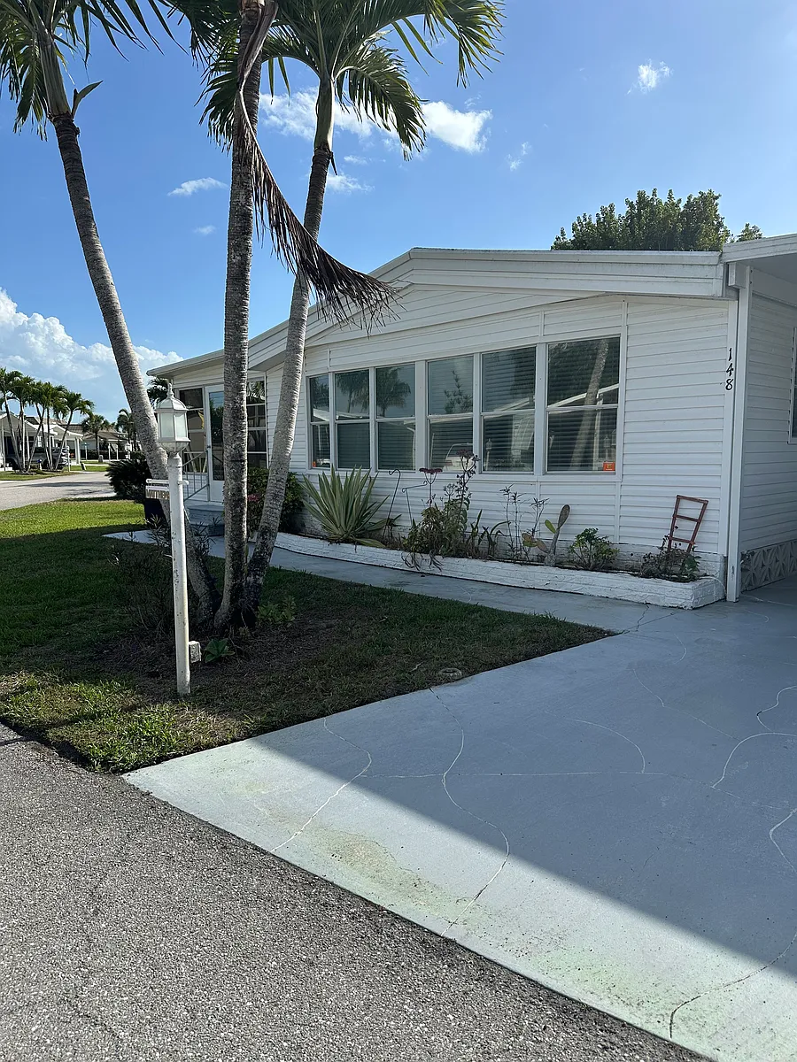 Building Photo - Norfolk Pine Ln