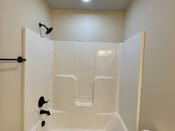 5th image of 123 Portico St #1