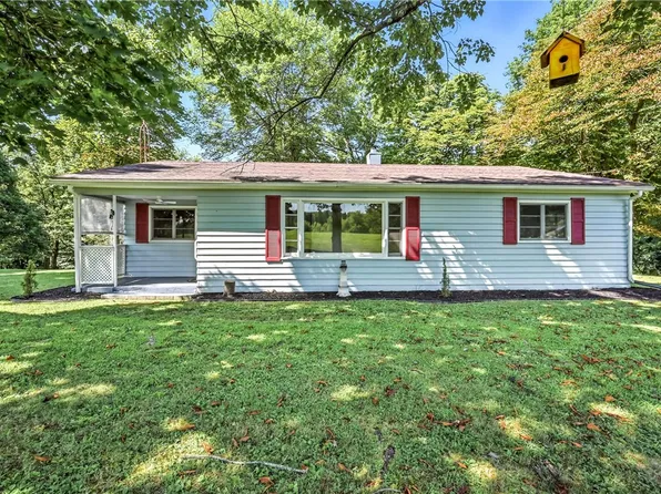 942 Achortown Rd, Beaver Falls, PA 15010