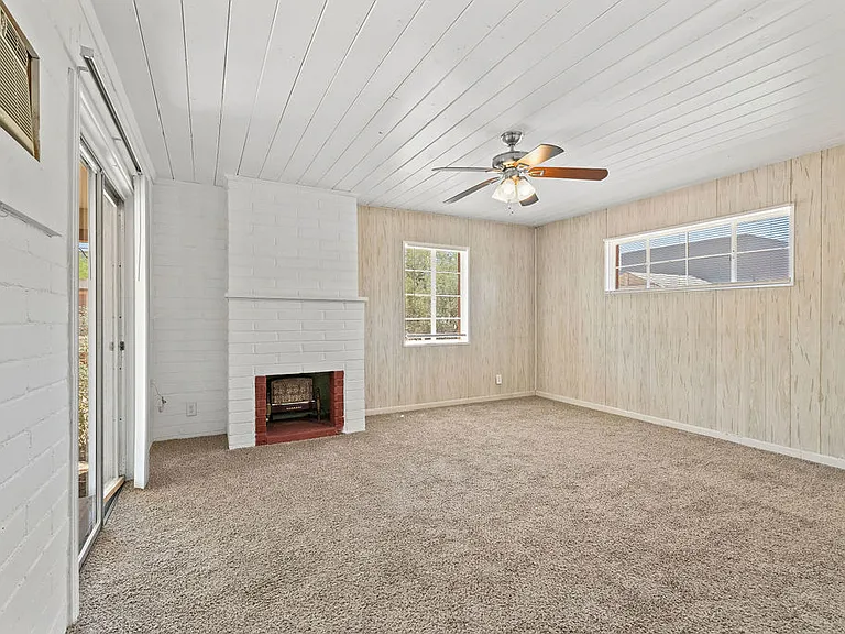 1536 E Waverly St — Photo 17