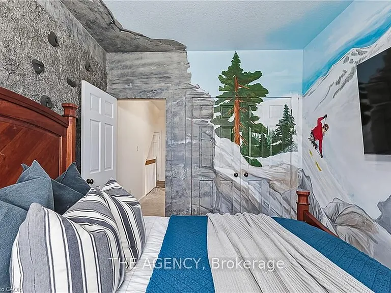 129 Venture Blvd — Photo 33