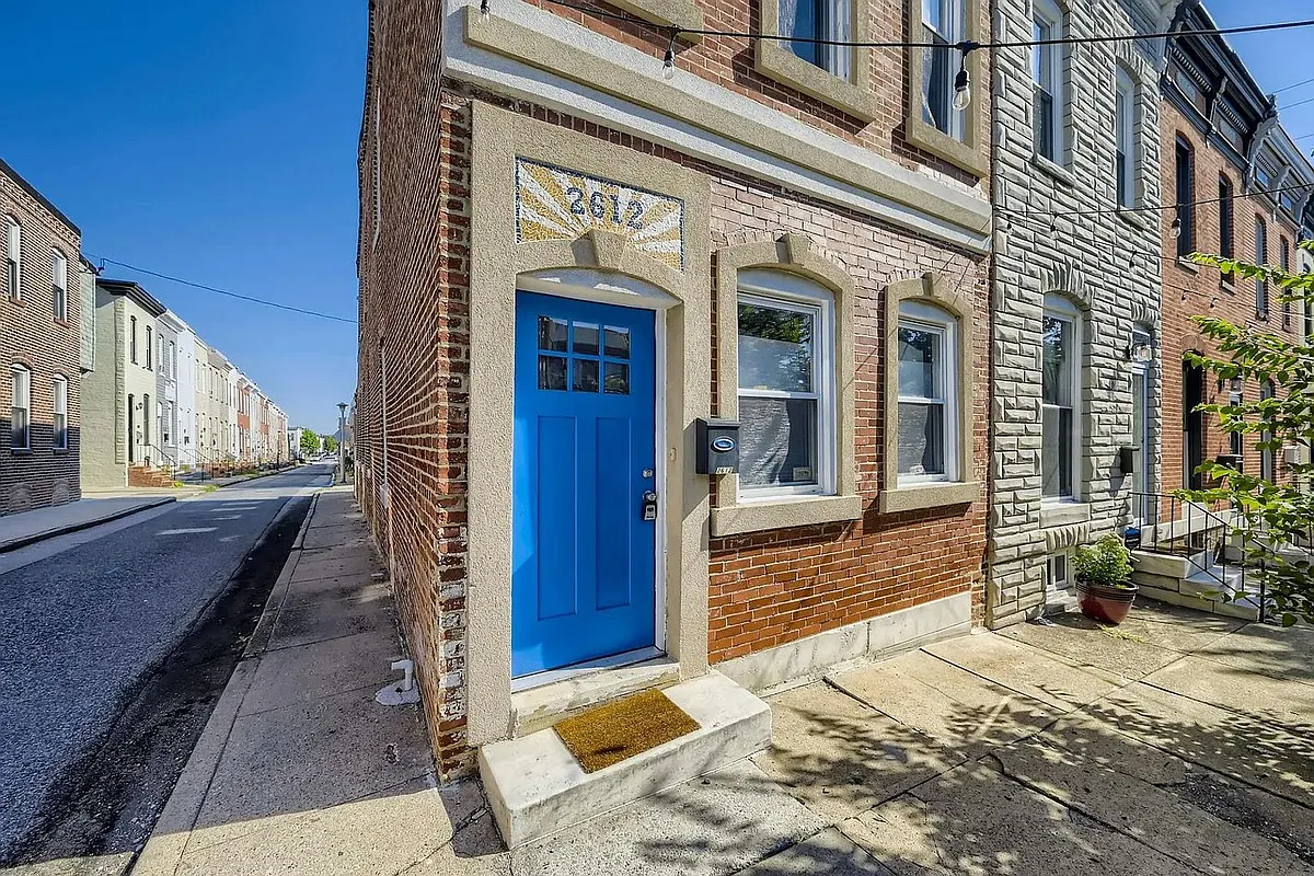 Building Photo - 2612 E Fairmount Ave