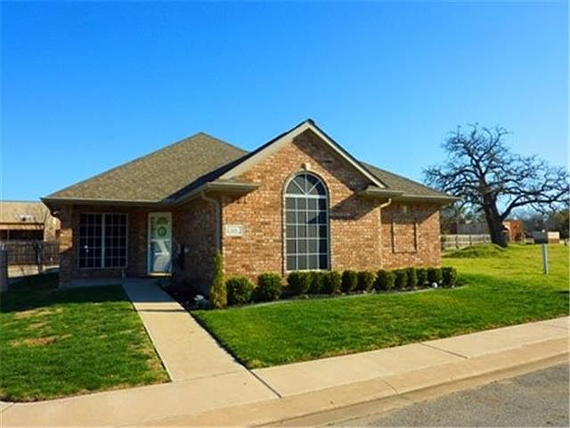 1st image of 101 Friendswood Cir