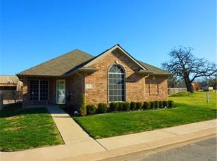 101 Friendswood Cir, Fairfield, TX 75840