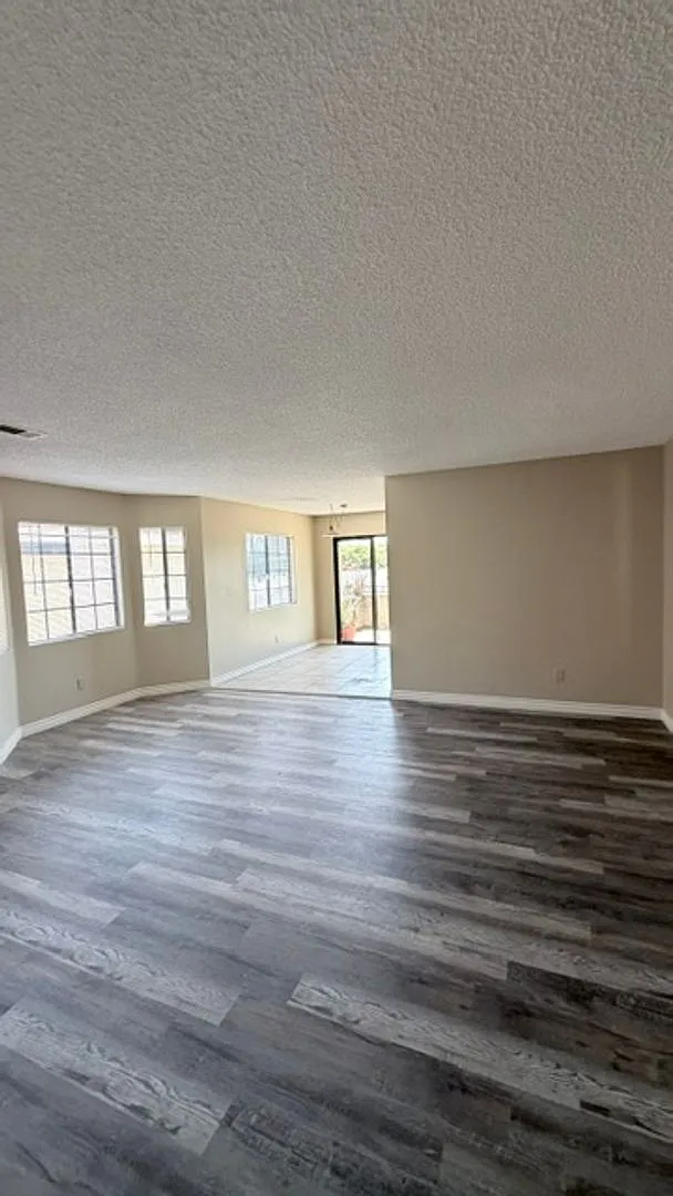 377 Puente — Photo 3