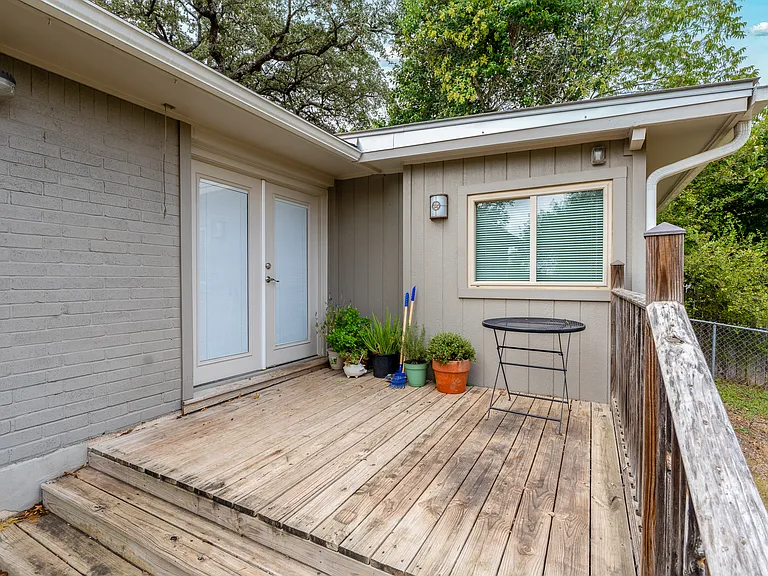 960 Springhill Dr — Photo 27