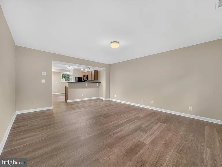 1201 N Van Dorn St — Photo 18