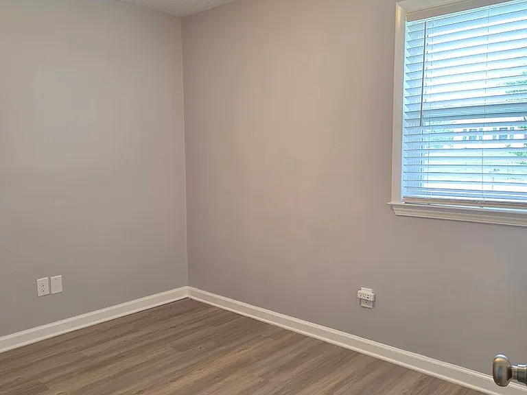 217 Foxwood Dr — Photo 12