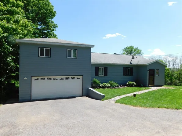 24 Puffer Dr, Whitney Pt, NY 13862