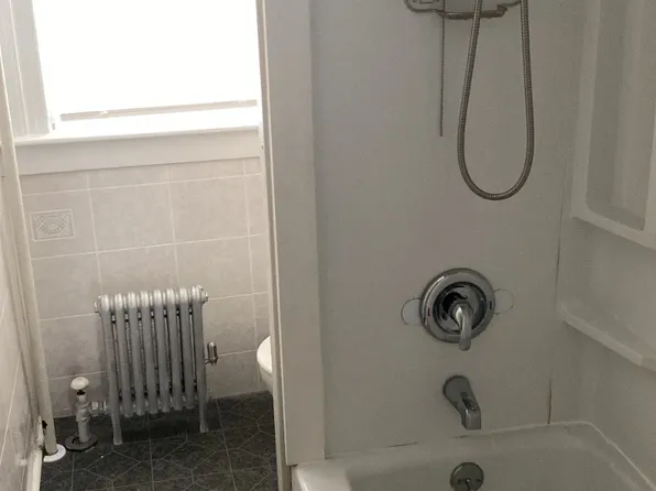 23 Oakley St Floor 1, East Providence, RI 02914