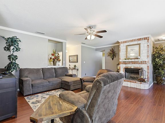 4th image of 3207 Crossbridge Cir