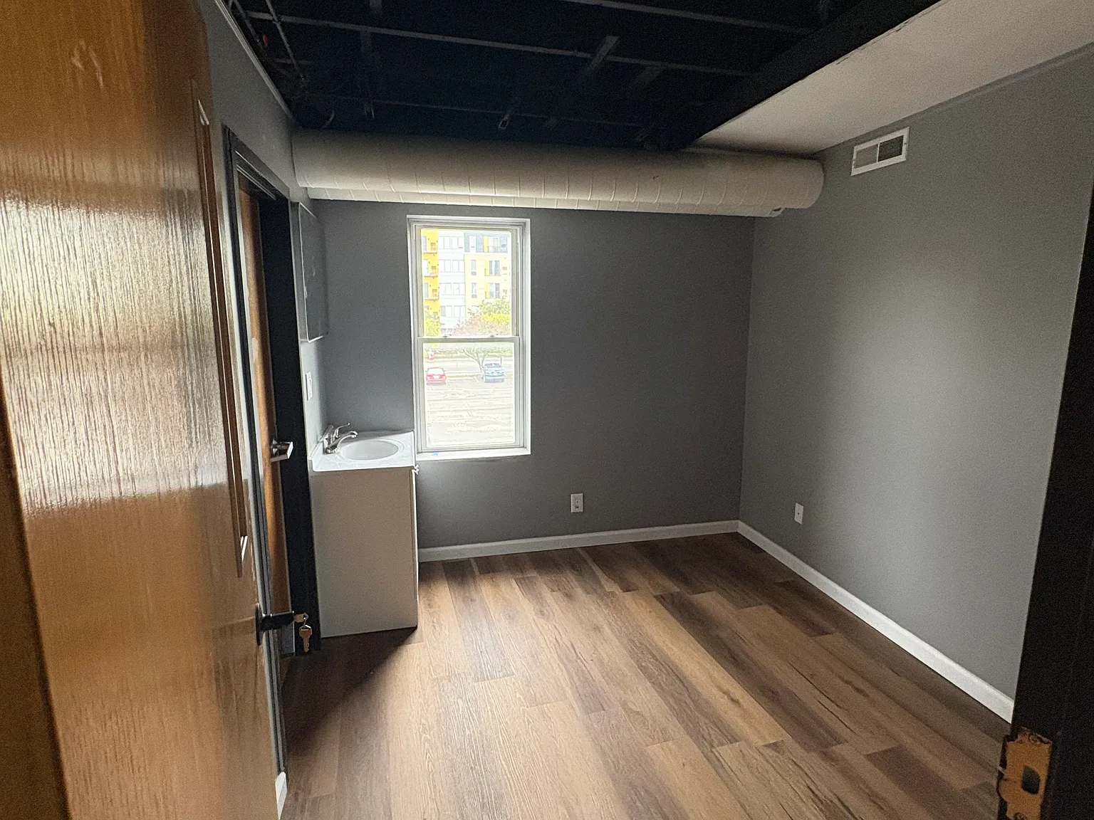 1 bed, 1.5 bath, 2000 sqft, $1,650 — Photo 3