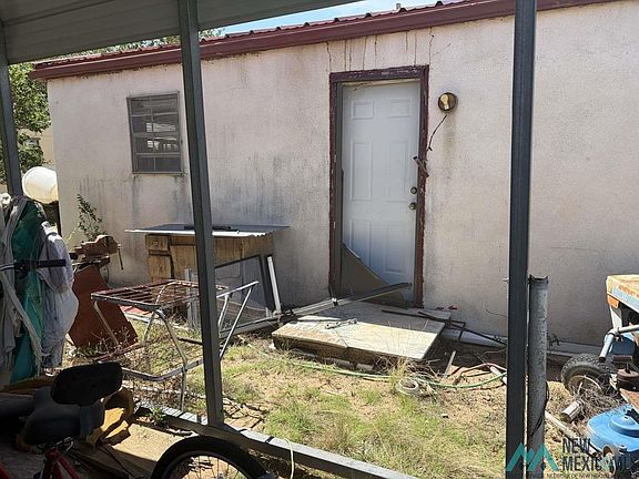 3rd image of 402 Trout St