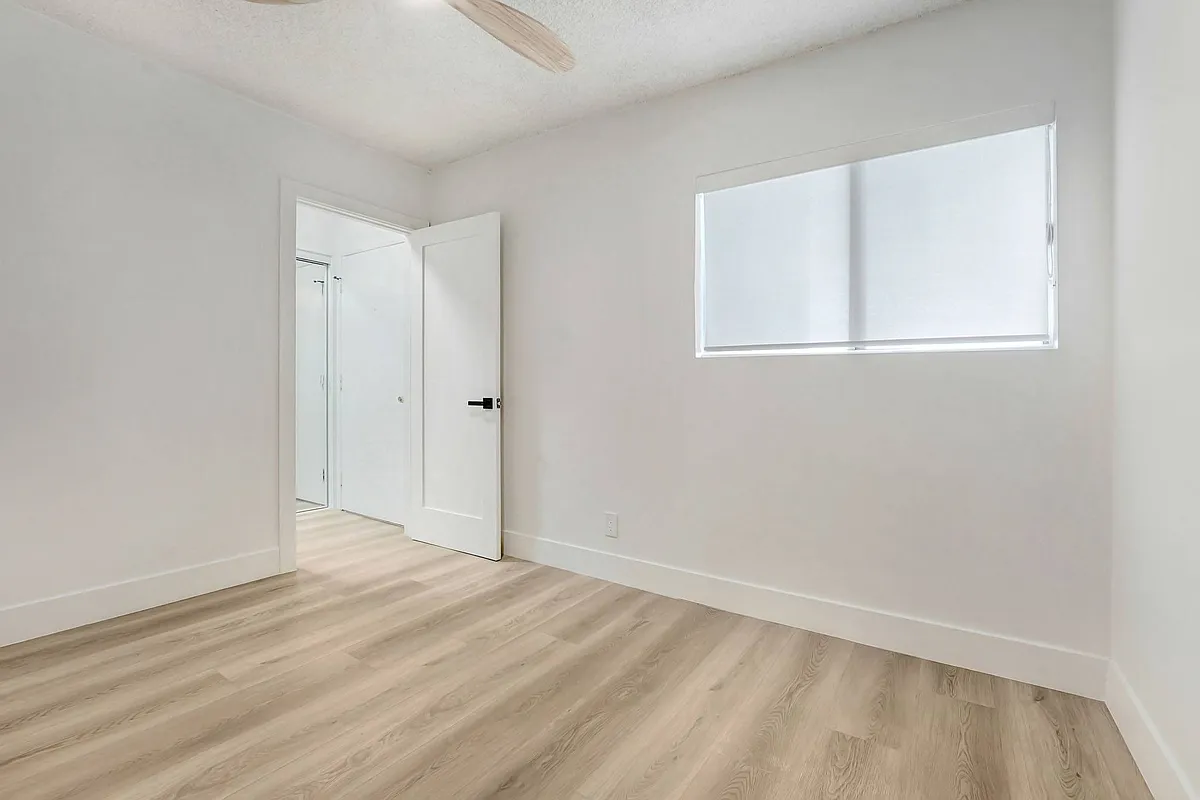 Building Photo - 1264 N Sweetzer