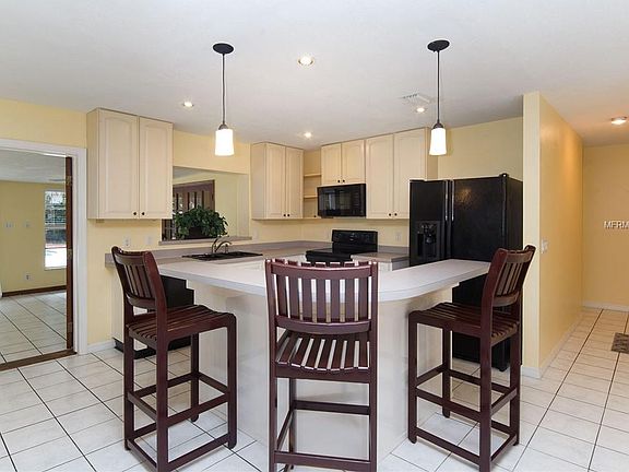 4th image of 6669 Sugarbush Dr