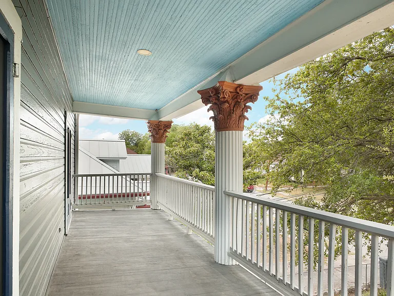 Delaware St — Photo 33
