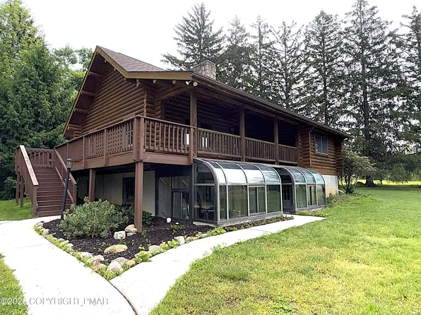 4322 Wood Dr, Walnutport, PA 18088
