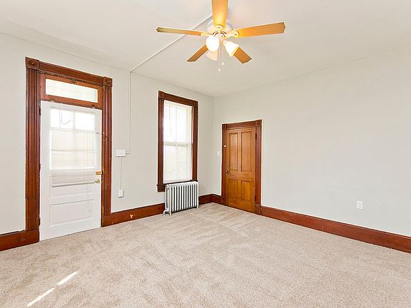 5th image of 163 Dairy Corner Pl APT 1