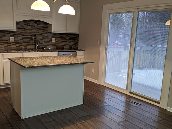 3rd image of 7962 Tollview Ln