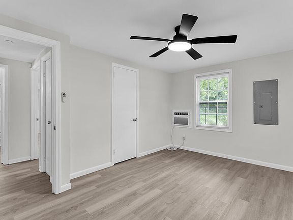 3rd image of 607 Way St
