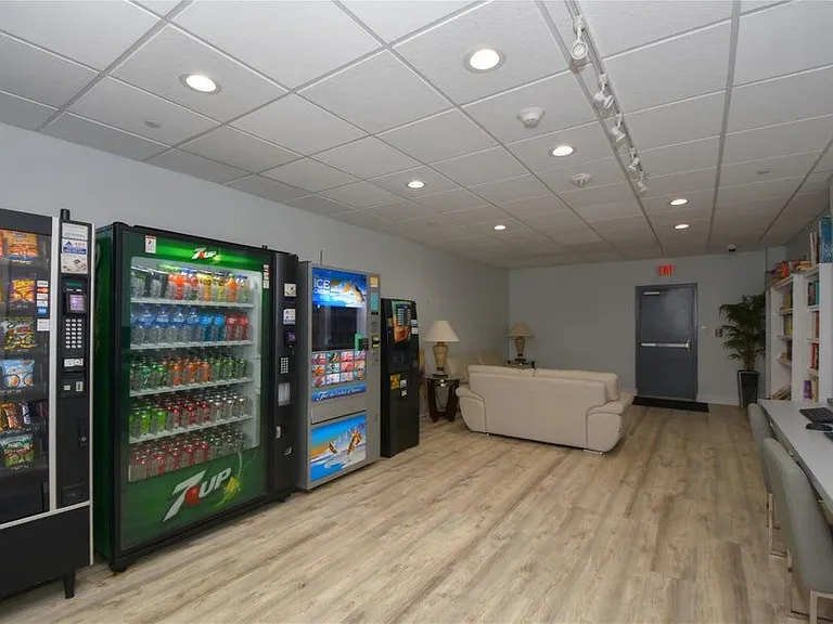 405 N Ocean Blvd #207 — Photo 19