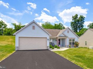 926 Sweetbay Ln, Lebanon, PA 17046