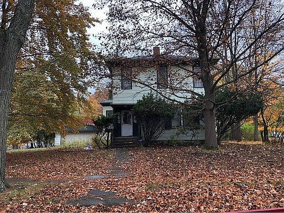 4th image of 128 Oak St