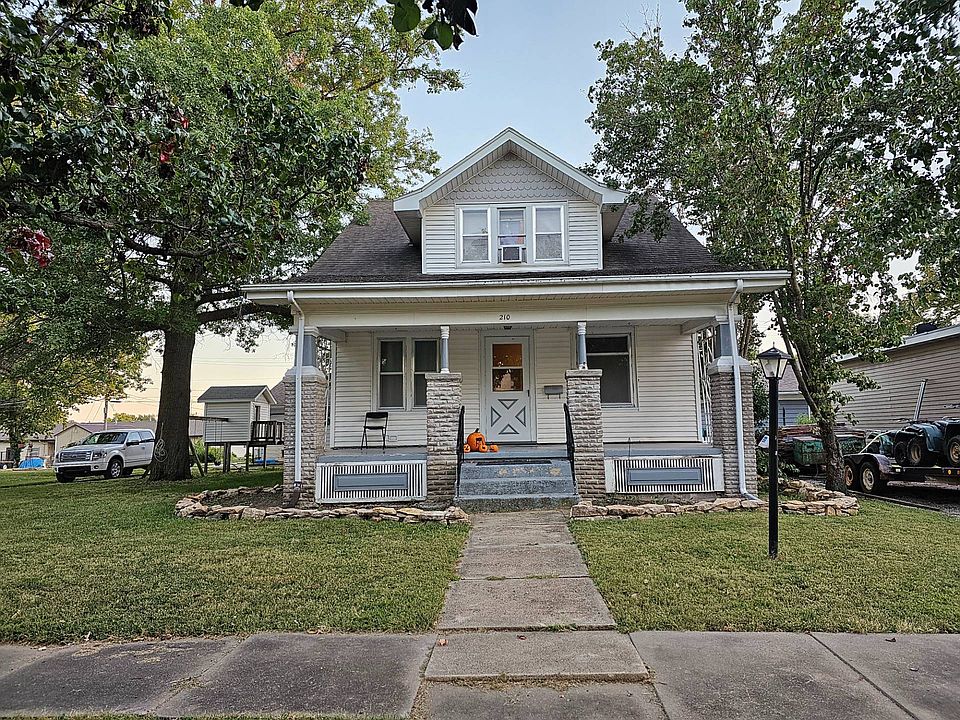 210 Nemaha St, Seneca, KS 66538 MLS 11211497 Zillow