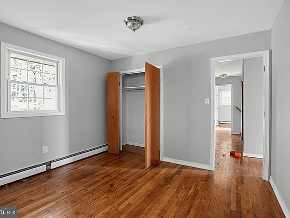 39th image of 10 Hemlock Rd