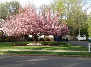 1127 Aaron Rd, North Brunswick, NJ 08902