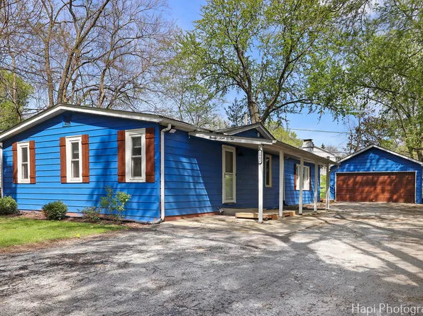 2902 Walnut Dr, Wonder Lake, IL 60097
